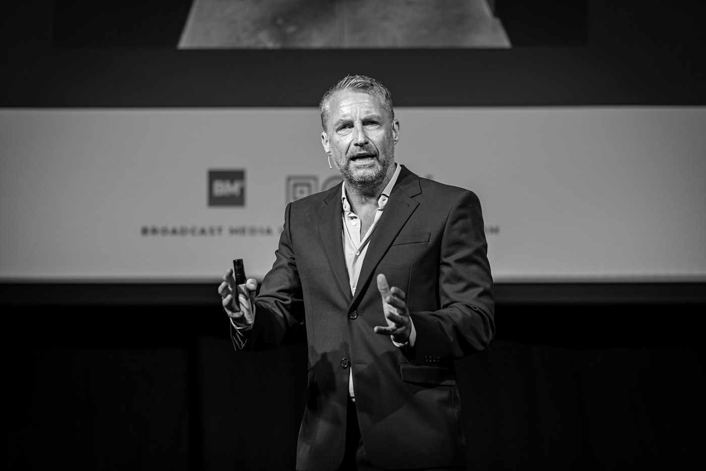Matthias sprekend close-up